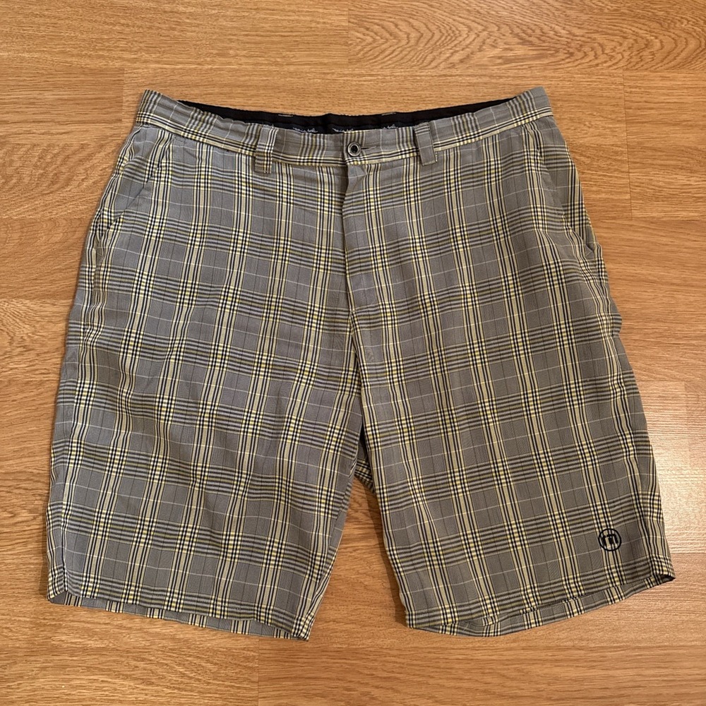 Travis Mathew Men's Golf Shorts Size 38 (Act 39)‎ Multicolor Plaid *READ*